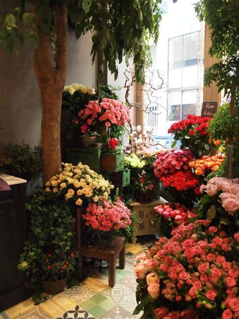 Best Flower Shop and Flower Delivery in Bangkok.